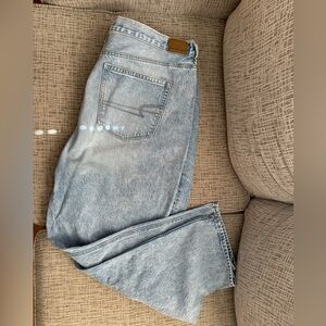 American Eagle - Women’s Mom Jeans Distressed Jeans - Size 20 - Light Blue Wash